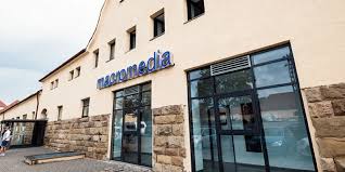 Macromedia University